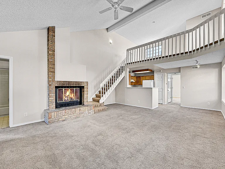 3026 W Prentice Ave #J — Photo 6