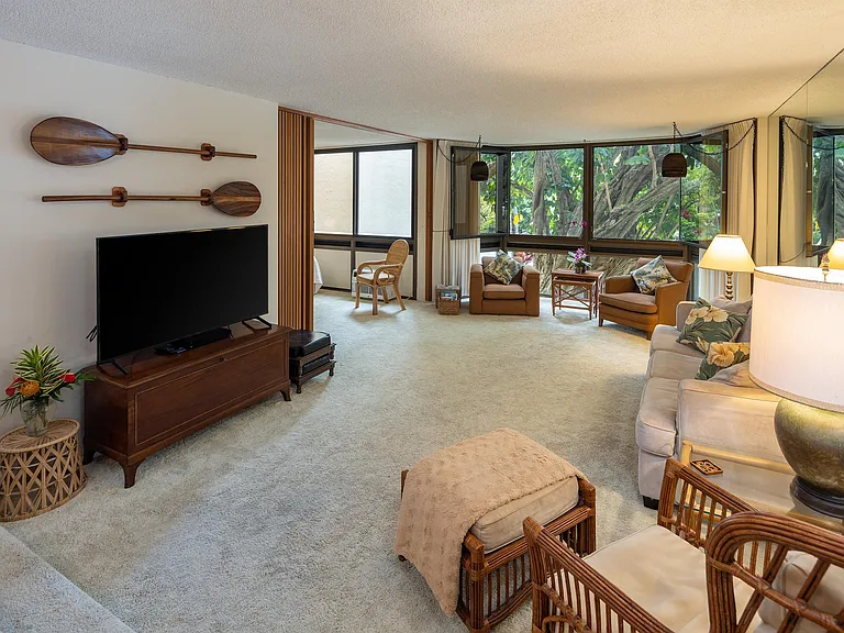 531 Hahaione St #1D-1 — Photo 9