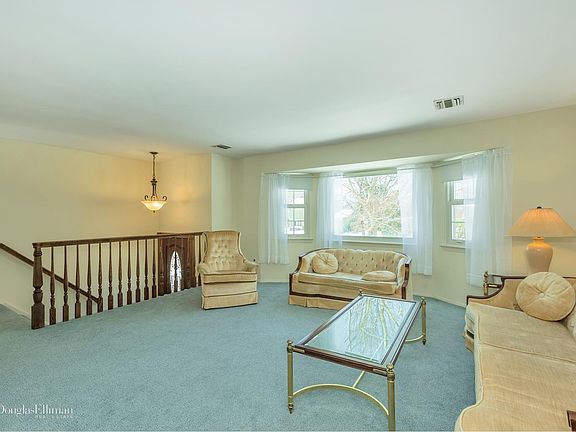 4th image of 5 Butterfield Dr