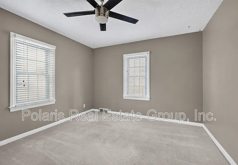 5428 E 10th St — Photo 17