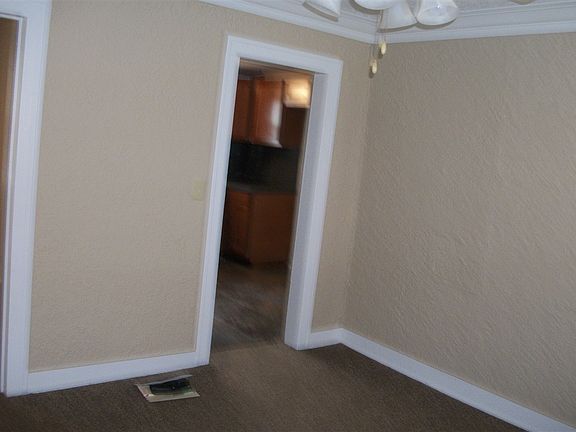 5th image of 2039 E Scottwood Ave