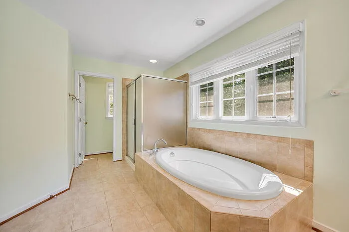 6307 Culbreth Ct — Photo 37