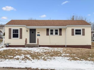 2935 Van Buren St, Dubuque, IA 52001