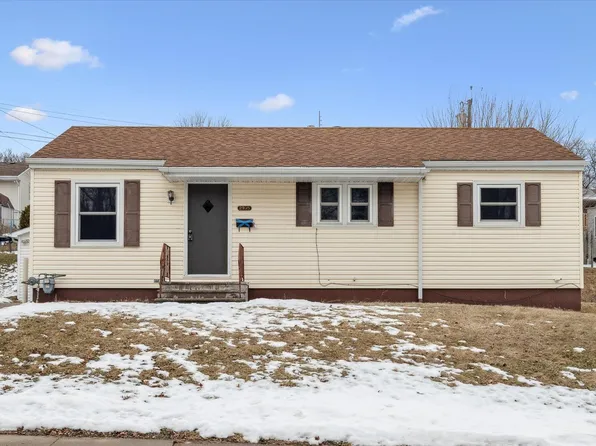 2935 Van Buren St, Dubuque, IA 52001