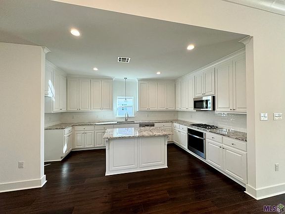3rd image of 25294 Burlington Dr