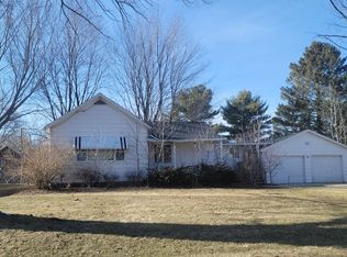 5860 Maple St, Abrams, WI 54101