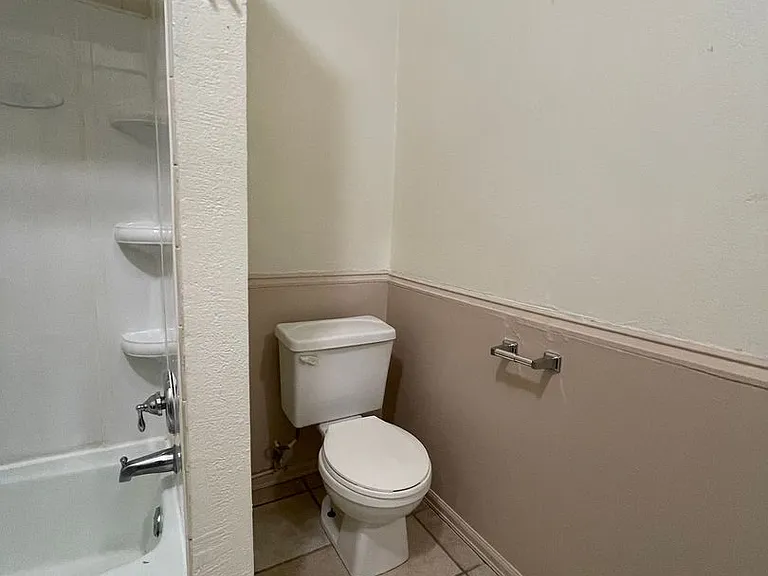 207 Midway Ave — Photo 21