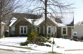 1st image of 601 NE Clubhouse Dr