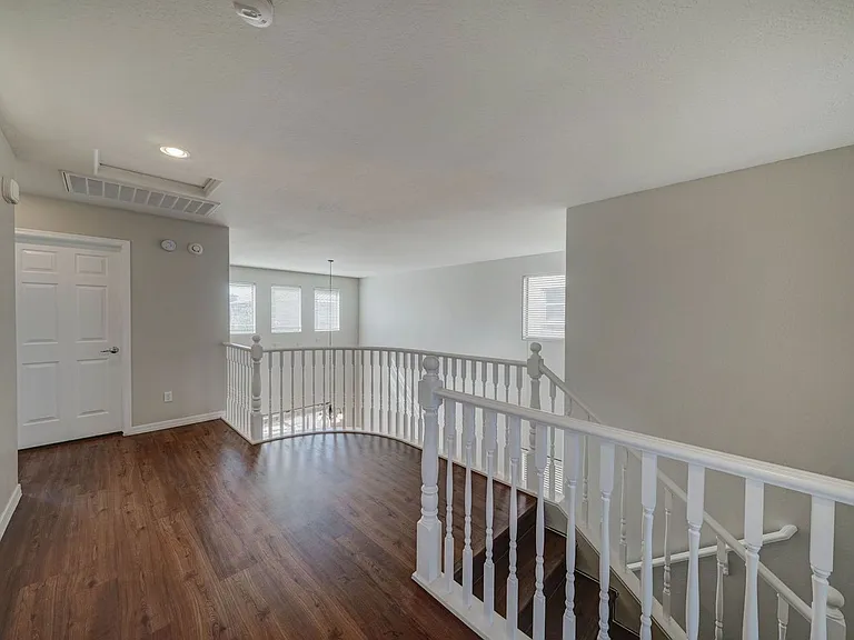 2143 W Marconi Ave — Photo 14