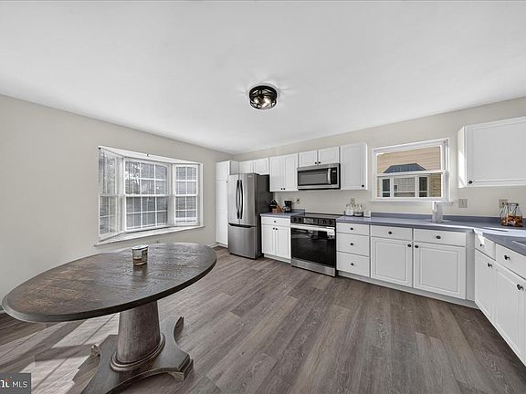 5th image of 946 Rue Madora