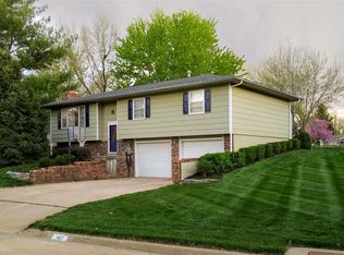 1417 Lilac Ln, Wamego, KS 66547