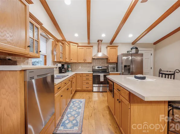 2174 Lynmore Dr, Sherrills Ford, NC 28673