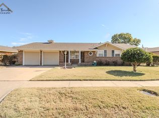 903 Mimosa St, Burkburnett, TX 76354