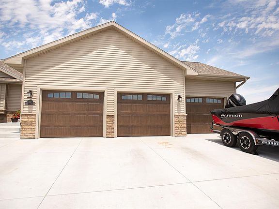 2nd image of 23 Wedgewood Dr