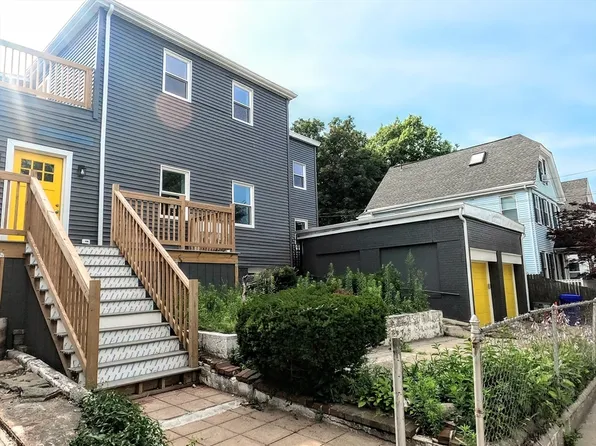 2 Sunnyside St #1, Jamaica Plain, MA 02130