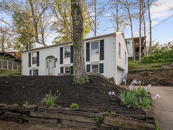 5th image of 1384 Nottingham Rd