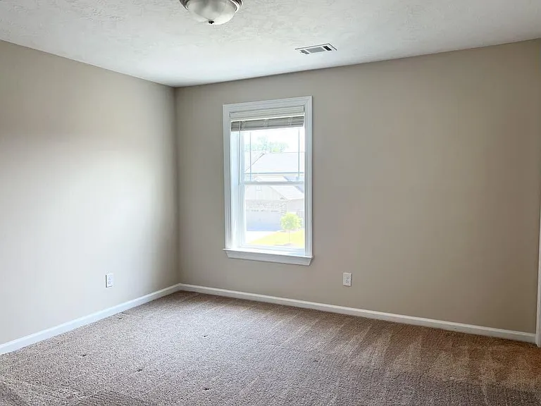594 Vinings Dr — Photo 9