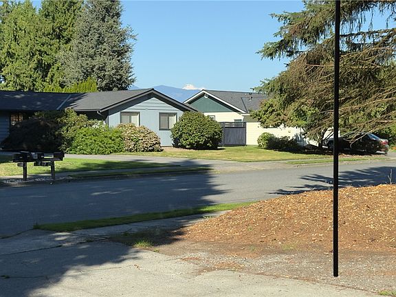 2nd image of 2106 Woodridge Ave