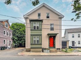 289 Grove St