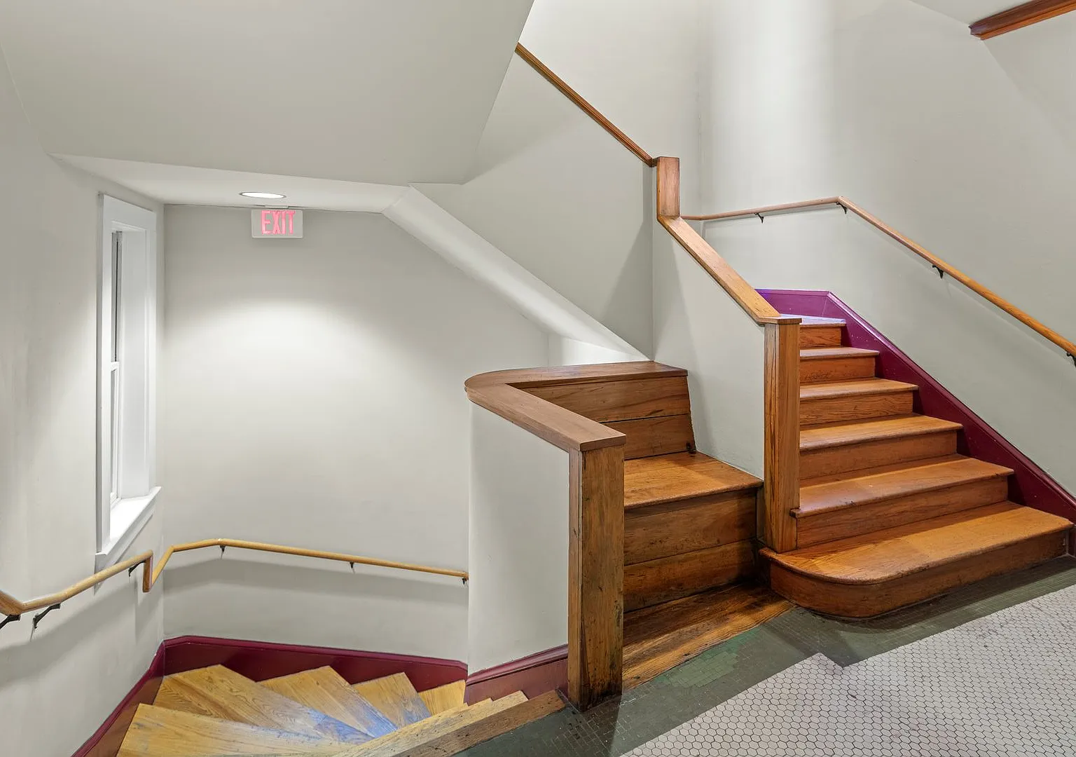 Charming Two-Bedroom Apartment in Downtown Asheville — Photo 2