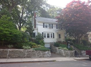 23 Robin St, West Roxbury, MA 02132