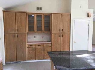 72 W Side Dr, Hamden, CT 06514