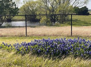 810 Cody Rd, Ennis, TX 75119