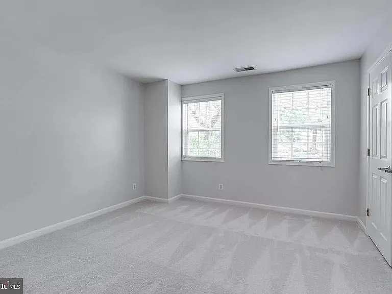 1487A N Van Dorn St — Photo 17