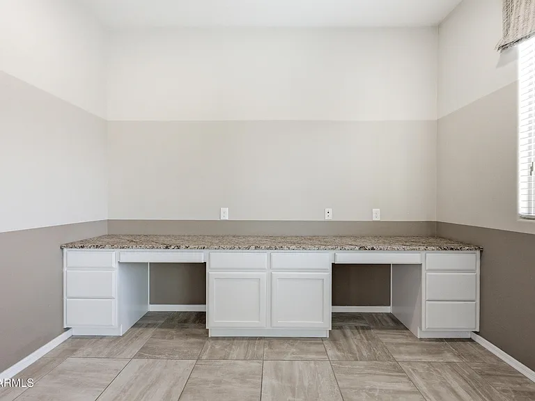 1930 E Horseshoe Dr — Photo 25
