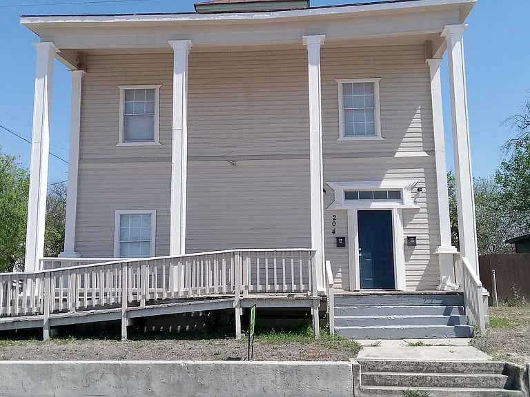 204 S Hackberry St #A — Photo 15