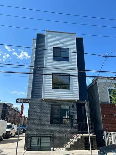 300 Diamond St #2 Photo 1