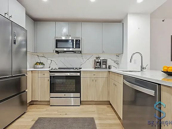 3rd image of 130 Willis Ave #605