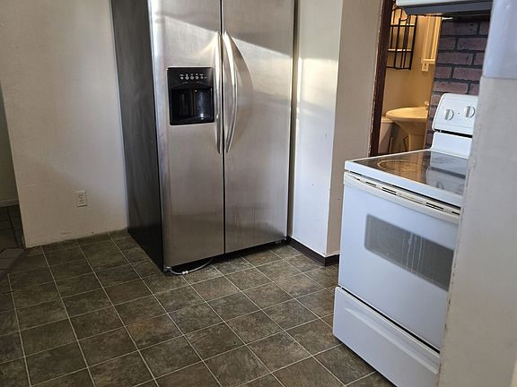 4th image of 406 W Garland Ave