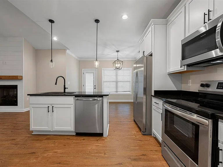 821 Poplar Log Dr — Photo 11