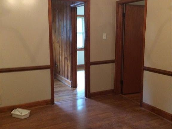 2nd image of 2916 Oakland Ave