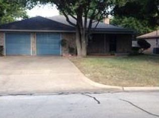 1004 Lena St, Cleburne, TX 76033
