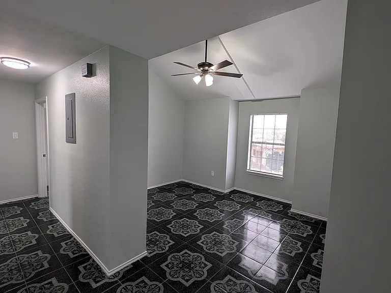 1003 Market St #4 — Photo 4