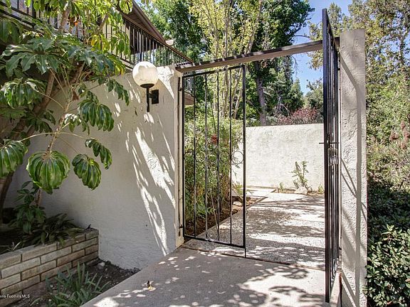 4th image of 525 Knight Way