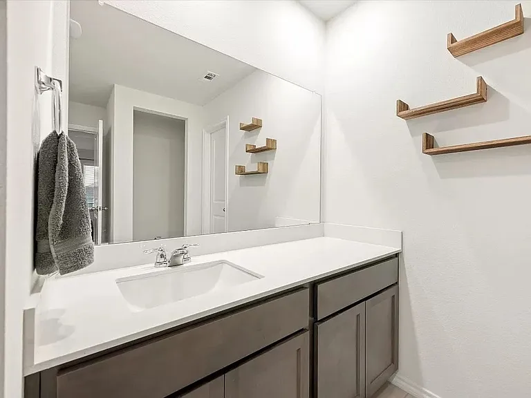 805 Fueller Dr — Photo 16