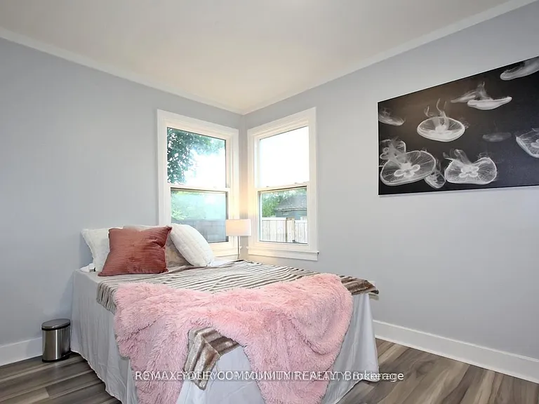 6159 Churchill St — Photo 17