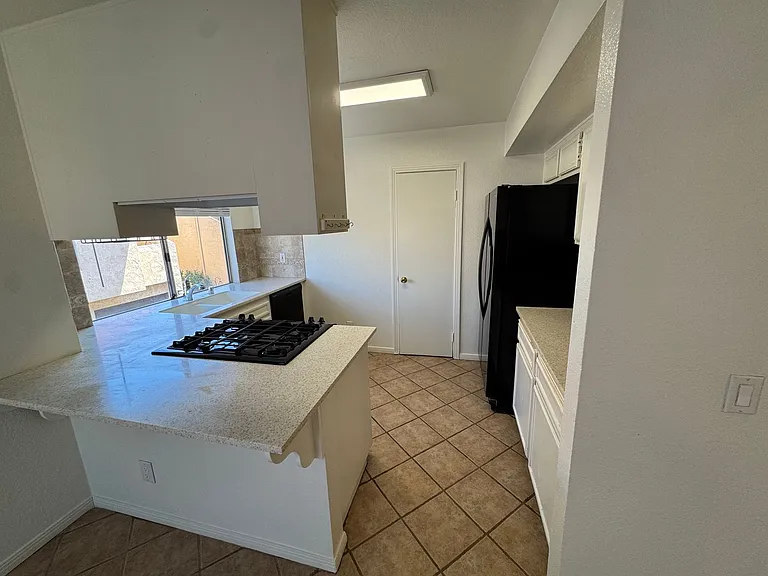 1380 E Washington Ave #38 — Photo 4