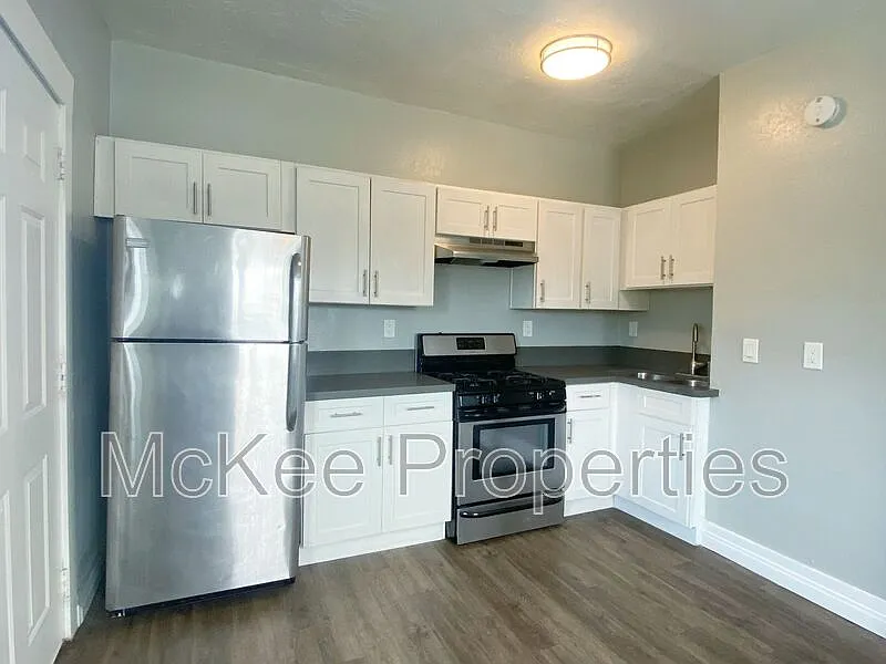 1 bed, 1.0 bath, 500 sqft, $1,795 — Photo 2