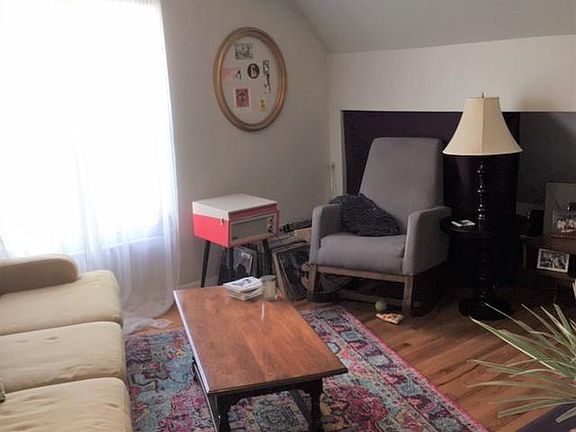 5th image of 3802 N Hermitage Ave APT 3