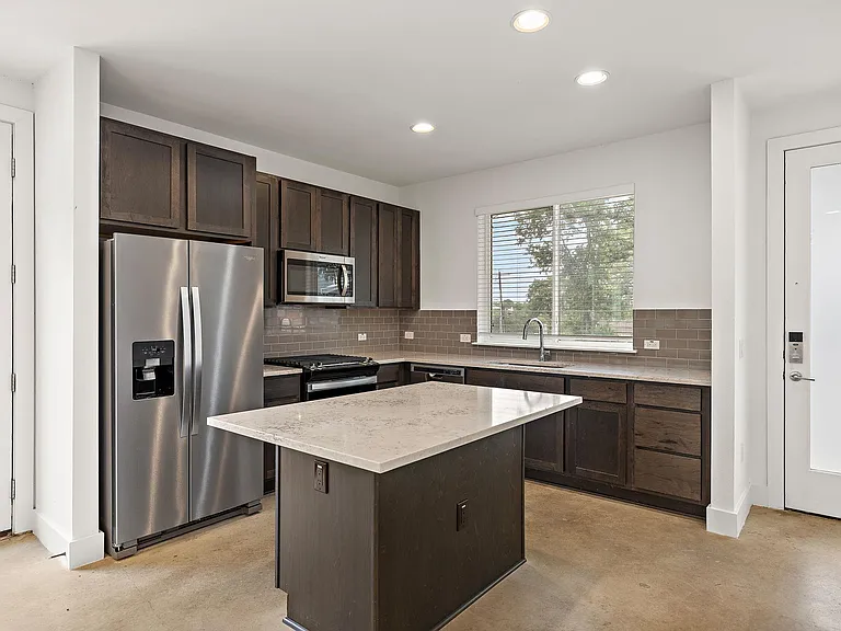 1206 Sarabeth Way — Photo 11