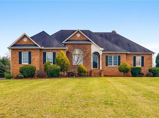 238 Country Cir, Advance, NC 27006