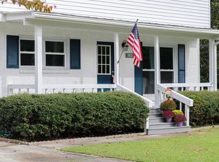 1821 Sandcroft Dr, Charleston, SC 29407