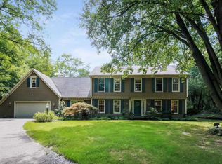 6744 Gleneagles Dr SE, Grand Rapids, MI 49546