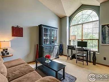 4201 Goldenridge Way — Photo 2