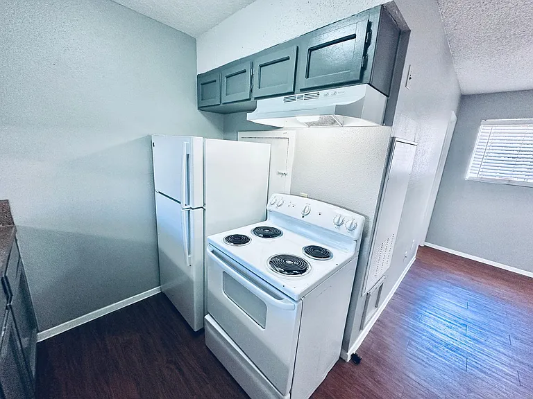 Awesome open Studio Apartments Close to Downtown — Photo 46
