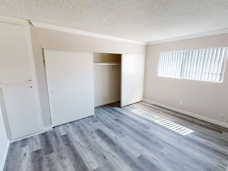 SA2 - 20431 Saticoy Apts. — Photo 11